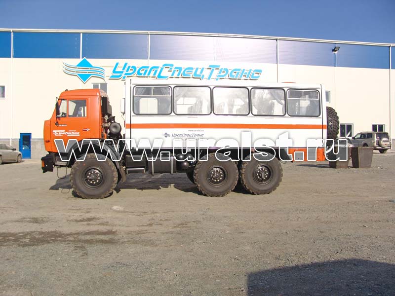 Вахтовый автобус КАМАЗ 4208
