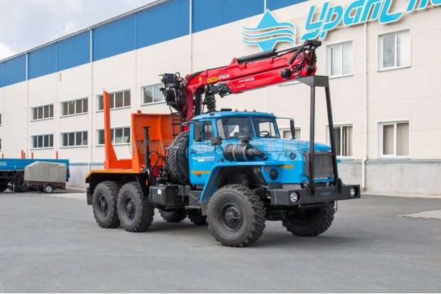 Лесовозный тягач Урал-М с ГМ Epsilon M130L97