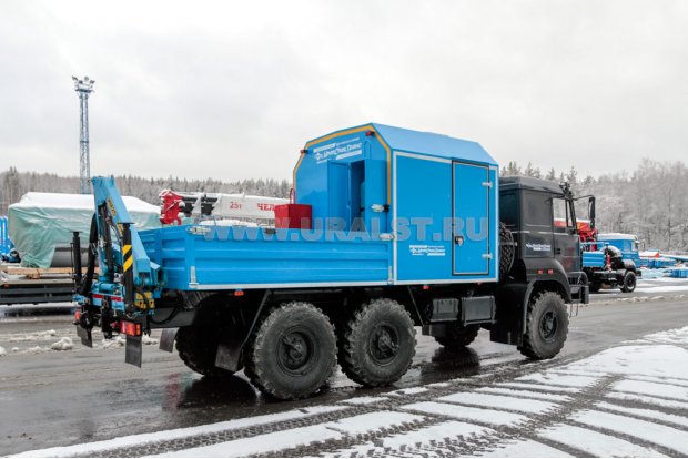 Агрегат наземного ремонта водоводов УСТ-5453 на шасси Урал 5350 с КМУ ИМ-25