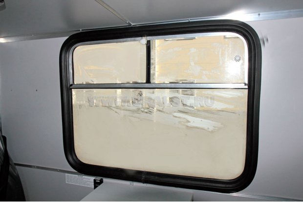Окно грузопассажирского автобуса УСТ