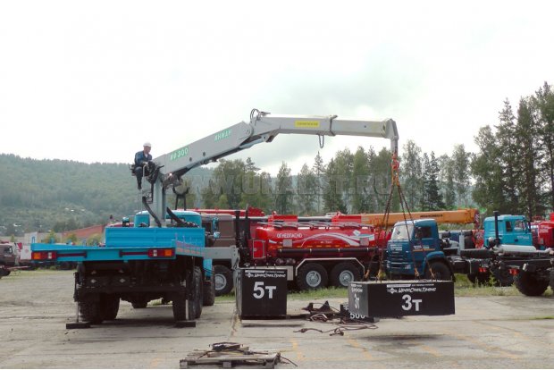 Агрегат для транспортирования погружных электроустановок (АТЭ-6) с КМУ ИФ-300С на шасси Урал 4320-72М