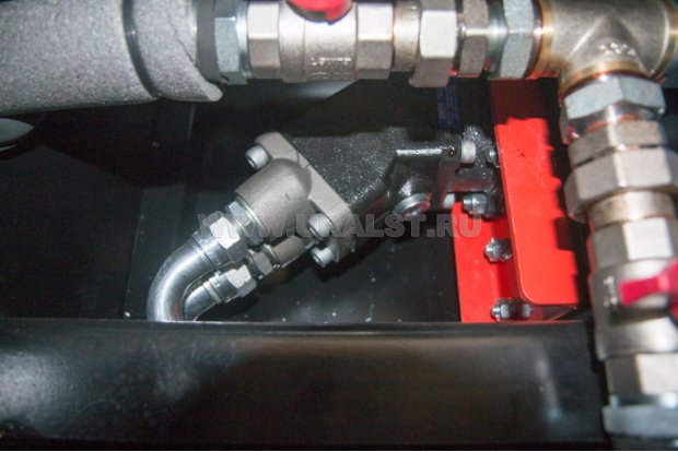 Гидромотор привода насоса высокого давления