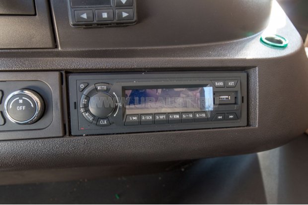 Автомобильное радио с USB-разъемом