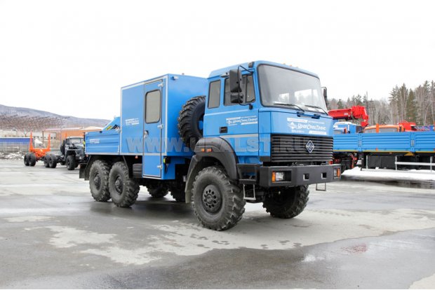 Грузопассажирский автомобиль на шасси Урал 4320-81 с КМУ ИМ-25