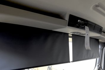 Верхняя панель кабины с солнцезащитными шторками